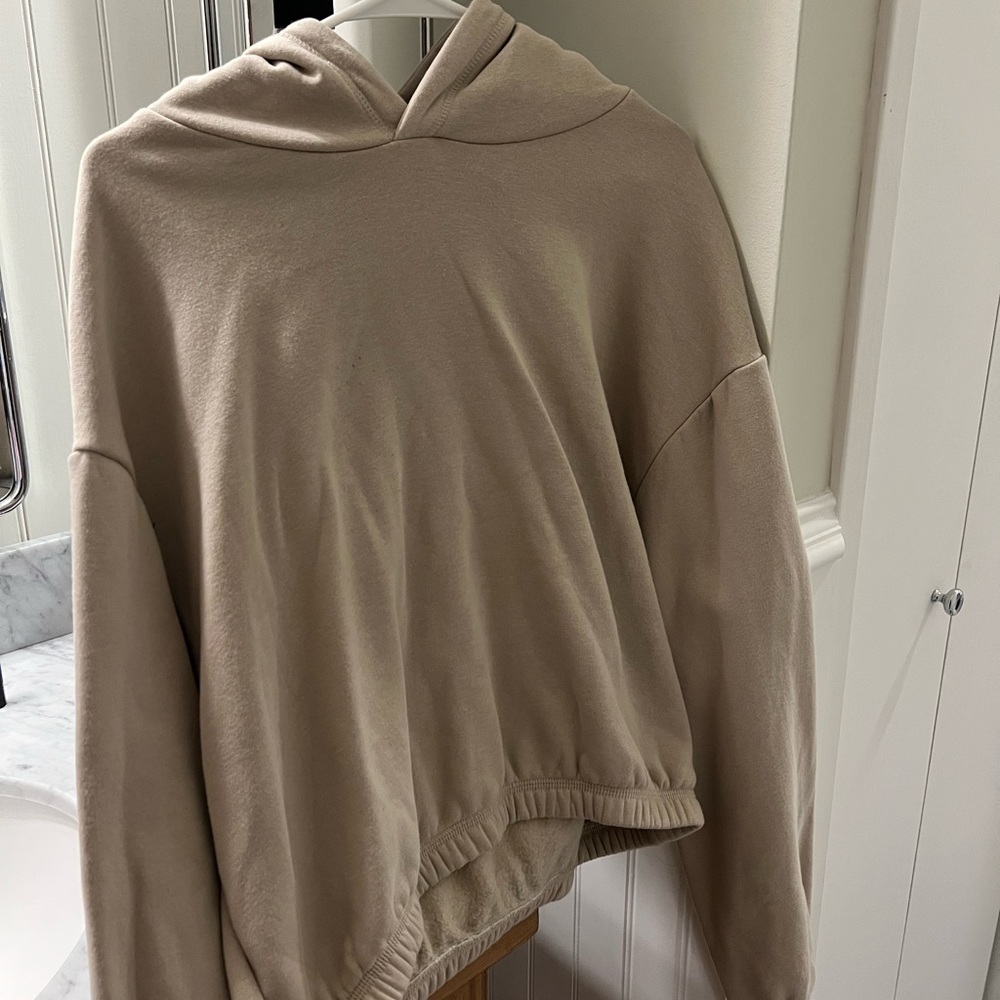 Zara NWOT Beige sweatshirt